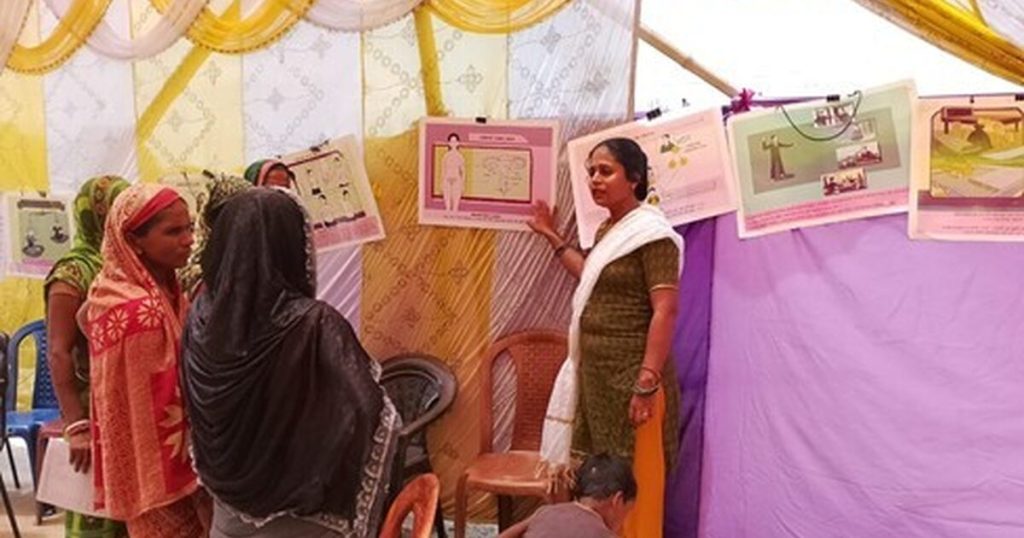 No Nepal, parceira da OBOS usa adaptação do livro para levar saúde a milhares de mulheres