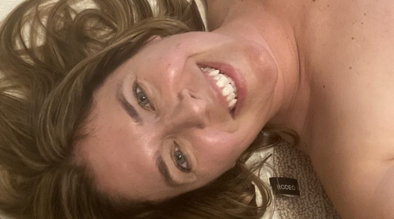 “Não sou mais movida pelo desejo sexual”: Carlin Ross sobre o prazer na menopausa
